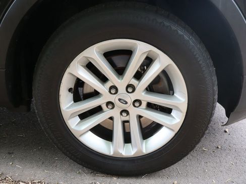 Used 2014 Ford Explorer XLT w/ Equipment Group 202A AWD/4WD image 45