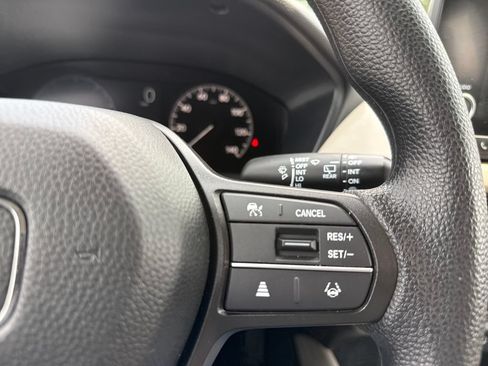Certified 2025 Honda HR-V LX image 25