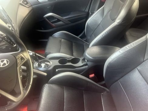 Used 2016 Hyundai Veloster Turbo image 3