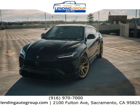 Used 2020 Lamborghini Urus AWD/4WD image 2