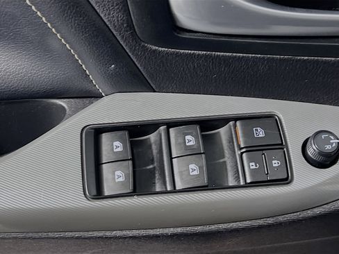 Used 2015 Toyota Sienna SE w/ SE Preferred Package image 17