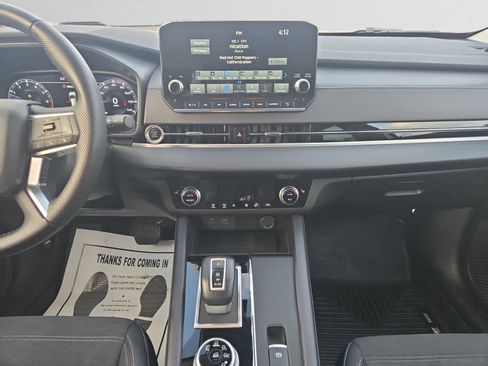 Used 2023 Mitsubishi Outlander SE image 11