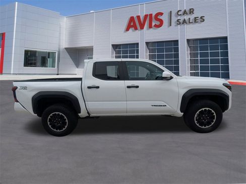 Used 2025 Toyota Tacoma TRD Off-Road image 5