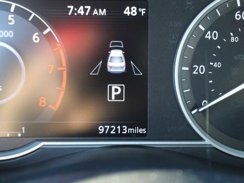 Used 2023 Nissan Versa SR w/ Trunk Package image 11