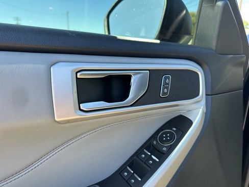 Used 2021 Ford Explorer XLT w/ Equipment Group 202A image 19