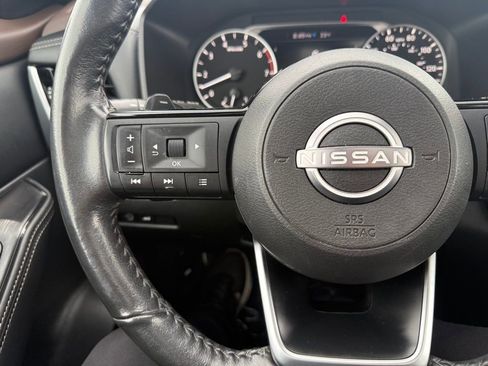 Used 2023 Nissan Rogue SL image 30