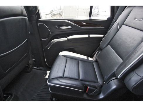 Used 2023 Cadillac Escalade Premium Luxury RWD image 12