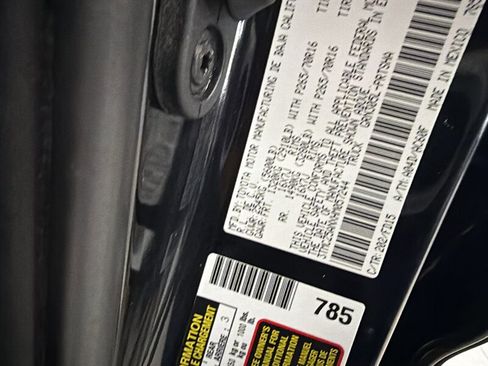 Used 2017 Toyota Tacoma TRD Off-Road image 38