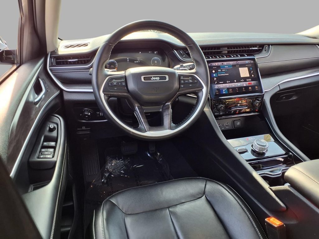 Used 2022 Jeep Grand Cherokee Limited AWD/4WD image 4