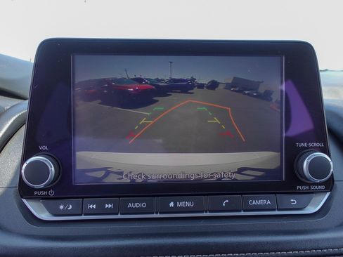 Used 2024 Nissan Rogue SV FWD image 20
