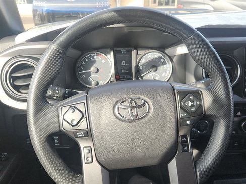 Used 2021 Toyota Tacoma TRD Sport w/ Technology Package image 20