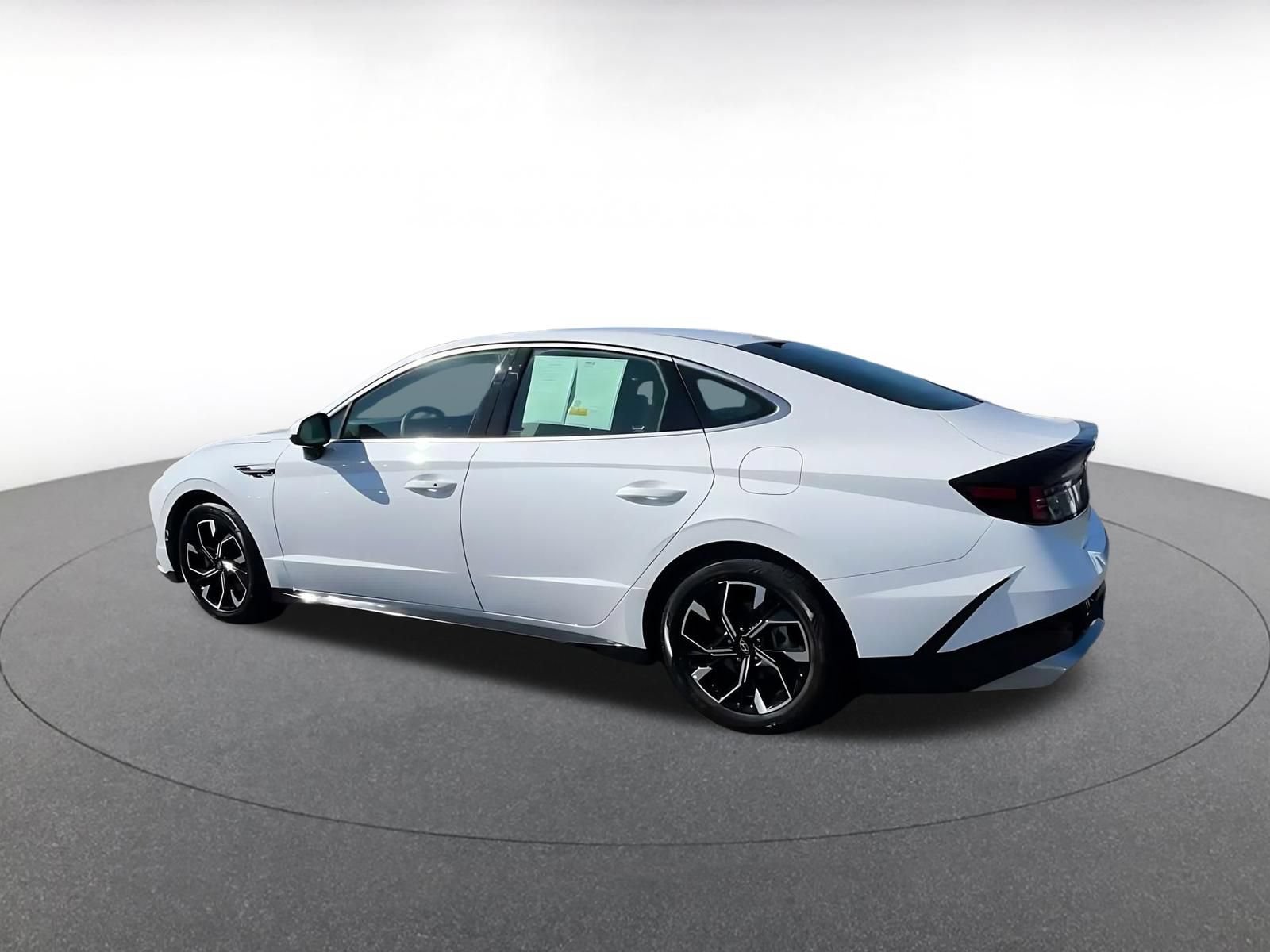 Used 2025 Hyundai Sonata SEL FWD image 9