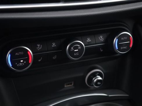 New 2025 Alfa Romeo Stelvio Sprint image 17