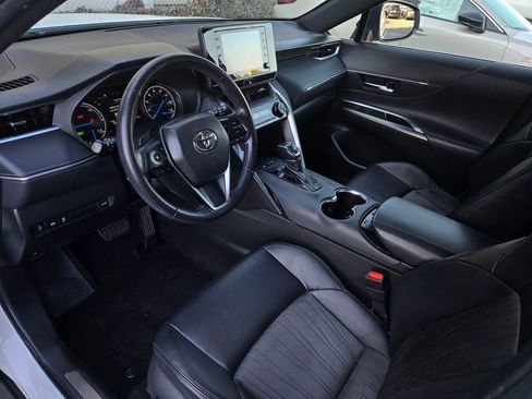 Used 2021 Toyota Venza XLE w/ Carpet Mat Package (TMS) AWD/4WD image 5