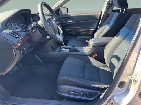 Used 2011 Honda Crosstour EX image 9