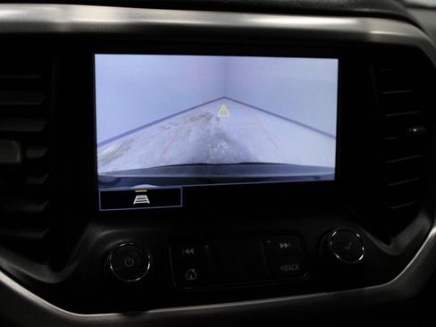 Used 2023 GMC Acadia SLE w/ Driver Convenience Package image 3