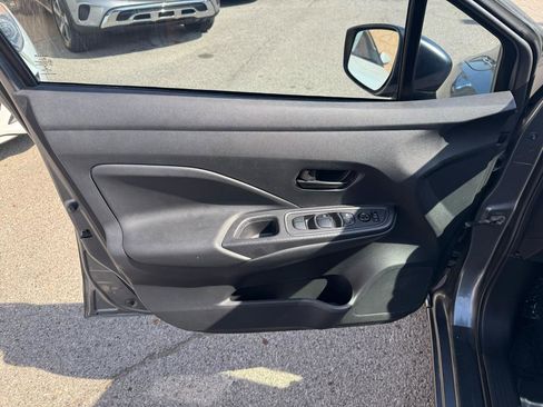 Used 2020 Nissan Versa S image 11