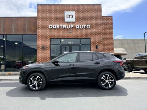 Used 2024 Chevrolet Trax RS w/ Sunroof Package image 4