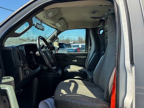 Used 2019 Chevrolet Express 2500 w/ Driver Convenience Package RWD image 21