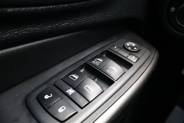 Used 2020 Jeep Cherokee Trailhawk w/ Cold Weather Group AWD/4WD image 16
