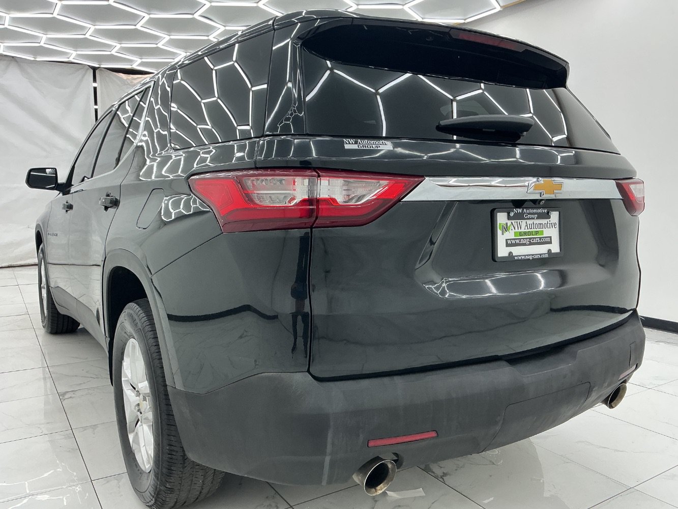 Used 2021 Chevrolet Traverse LS AWD/4WD image 9