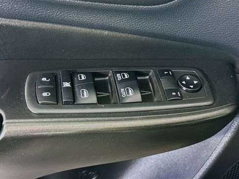 Used 2019 Jeep Cherokee Trailhawk w/ Cold Weather Group image 24