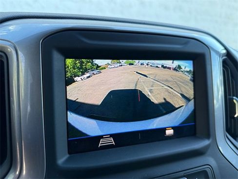 Used 2022 Chevrolet Silverado 2500 Custom w/ Custom Value Package image 18