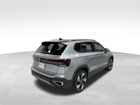 New 2025 Volkswagen Taos SE AWD/4WD image 5