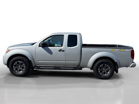 Used 2019 Nissan Frontier Desert Runner image 2