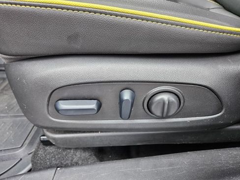 Used 2025 Chevrolet TrailBlazer ACTIV w/ Convenience Package FWD image 9