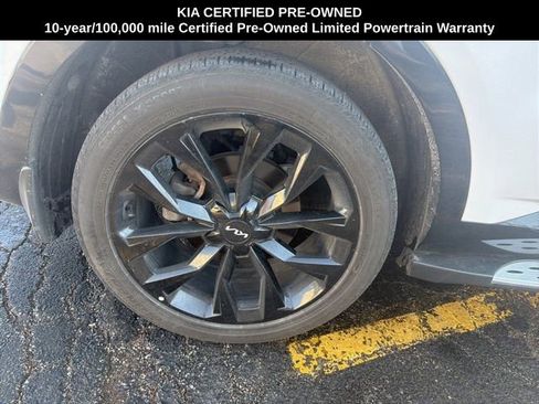 Certified 2022 Kia Sorento SX image 14