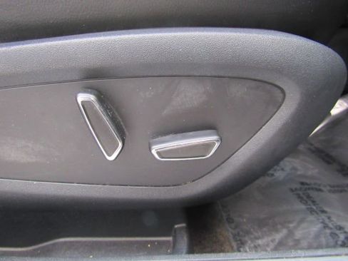 Used 2016 Lincoln MKC Premiere image 19