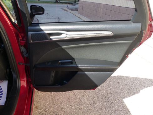 Used 2020 Ford Fusion SE FWD image 39