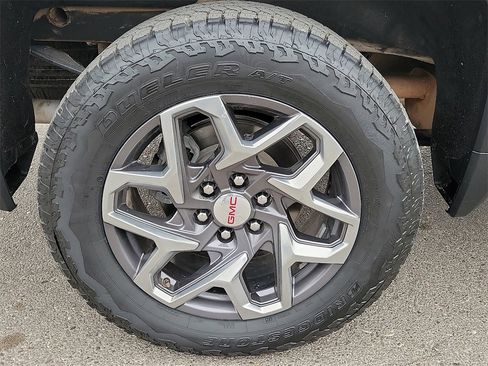 Used 2023 GMC Sierra 1500 SLT image 15