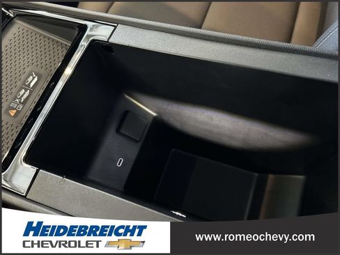 Used 2024 Chevrolet Blazer EV LT AWD/4WD image 29