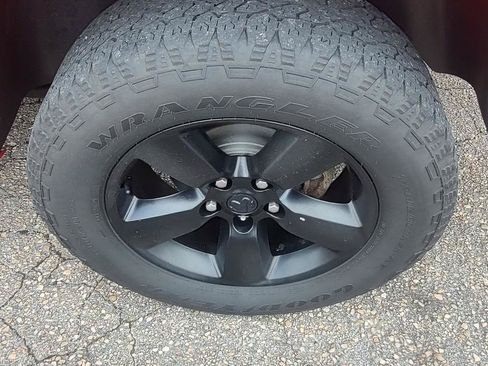Used 2019 RAM 1500 Express w/ Express Value Package AWD/4WD image 26