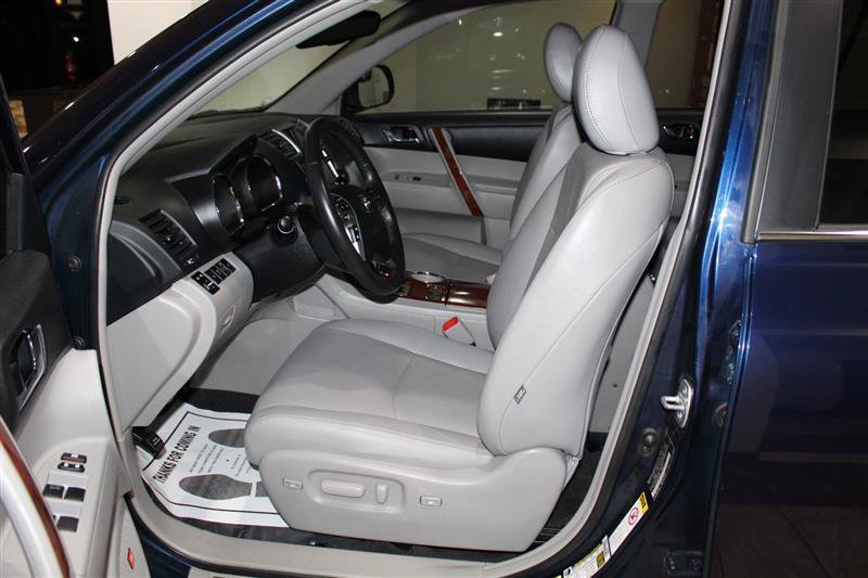 Used 2013 Toyota Highlander Limited FWD image 27