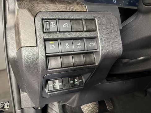 Used 2024 Toyota Tacoma Limited w/ Limited Package (LT) AWD/4WD image 24