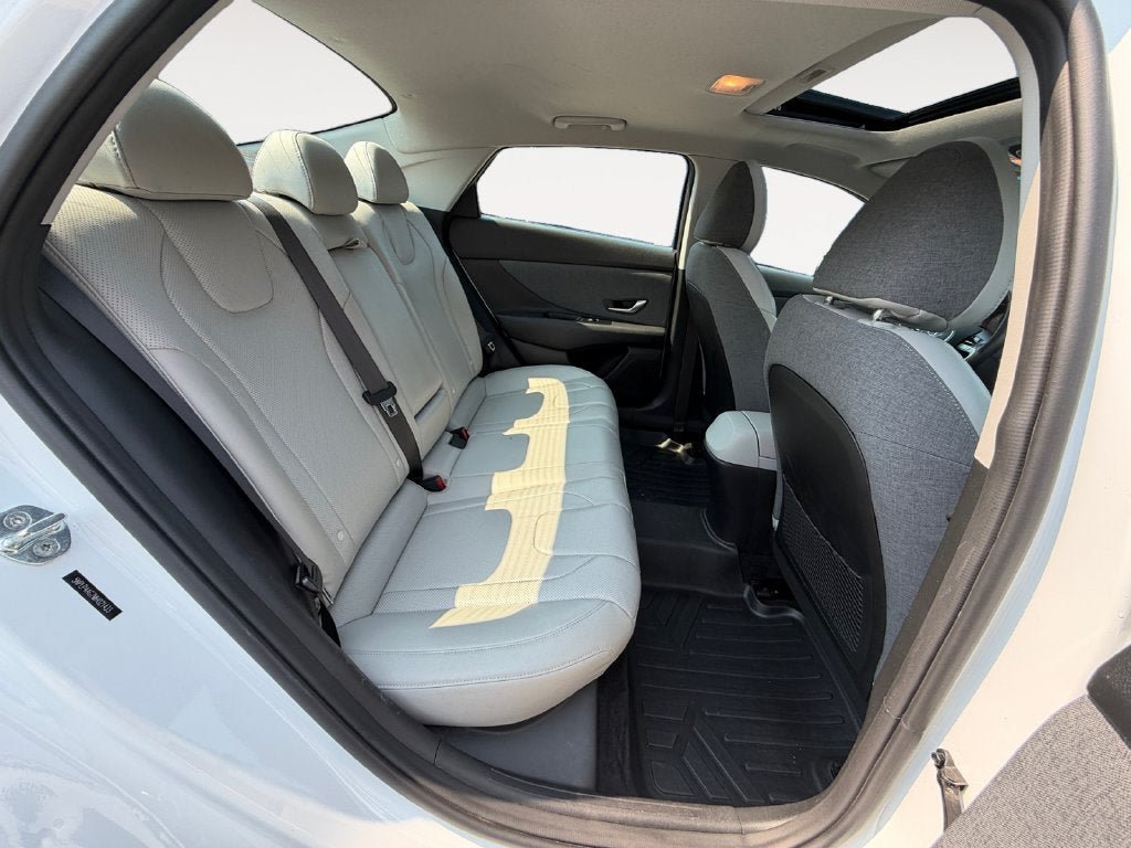 Used 2021 Hyundai Elantra Limited FWD image 24