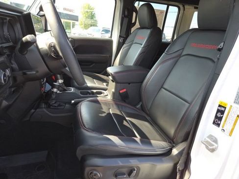 Used 2024 Jeep Wrangler Unlimited Rubicon AWD/4WD image 11