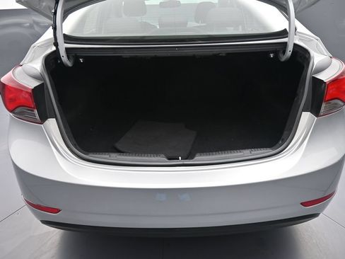 Used 2015 Hyundai Elantra SE w/ Option Group 03 FWD image 22