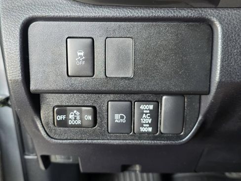 Used 2022 Toyota Tacoma TRD Sport w/ Technology Package RWD image 19
