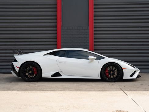 Used 2021 Lamborghini Huracan EVO image 8