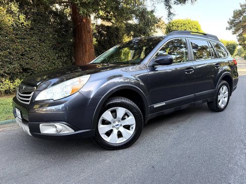 Used 2012 Subaru Outback 2.5i Limited AWD/4WD image 3