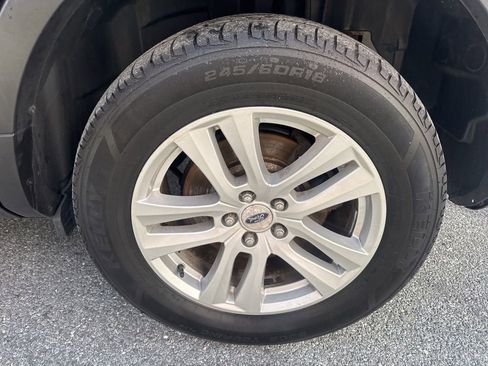 Used 2018 Ford Explorer XLT w/ Equipment Group 202A image 11