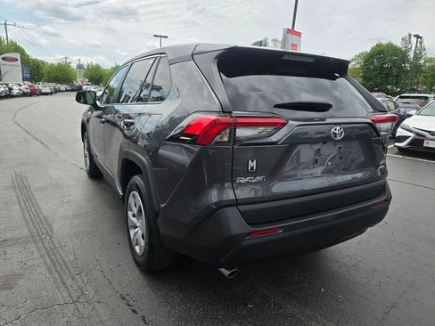Used 2024 Toyota RAV4 LE AWD/4WD image 5