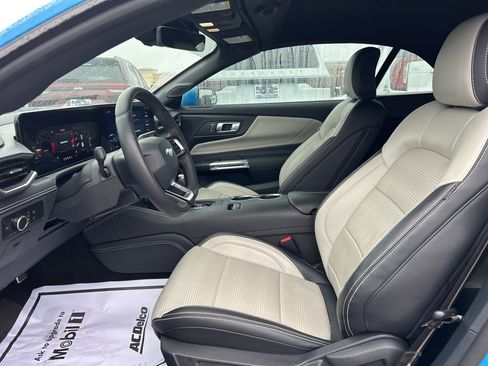 Used 2024 Ford Mustang Premium image 11