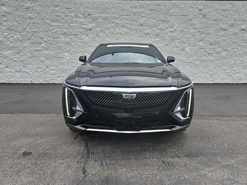 Certified 2024 Cadillac Lyriq Tech w/ Driver Assist Package AWD/4WD image 8