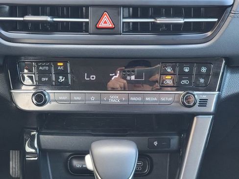 Used 2024 Kia Seltos EX image 23