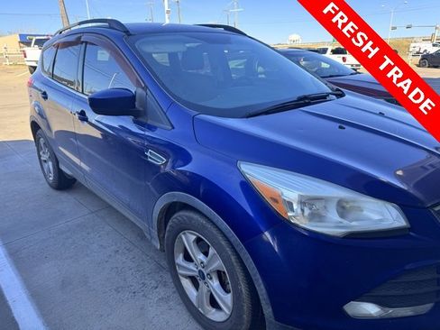 Used 2016 Ford Escape SE w/ Equipment Group 201A image 3